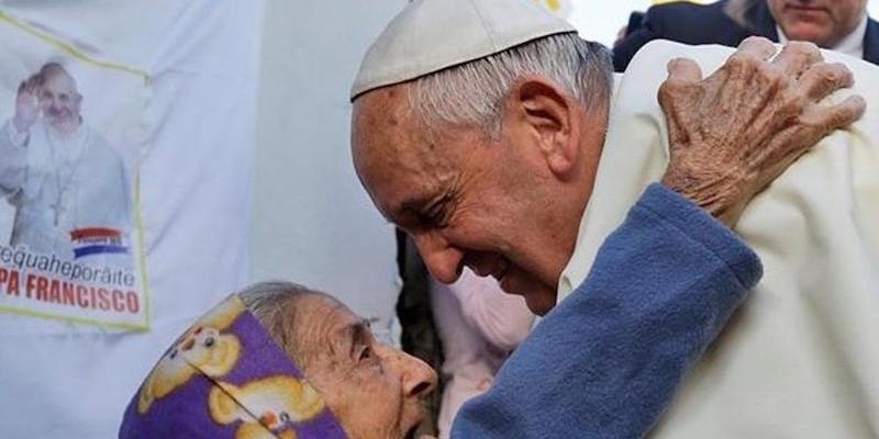 La capilla de Montes acoge el rezo de un Rosario por la vida