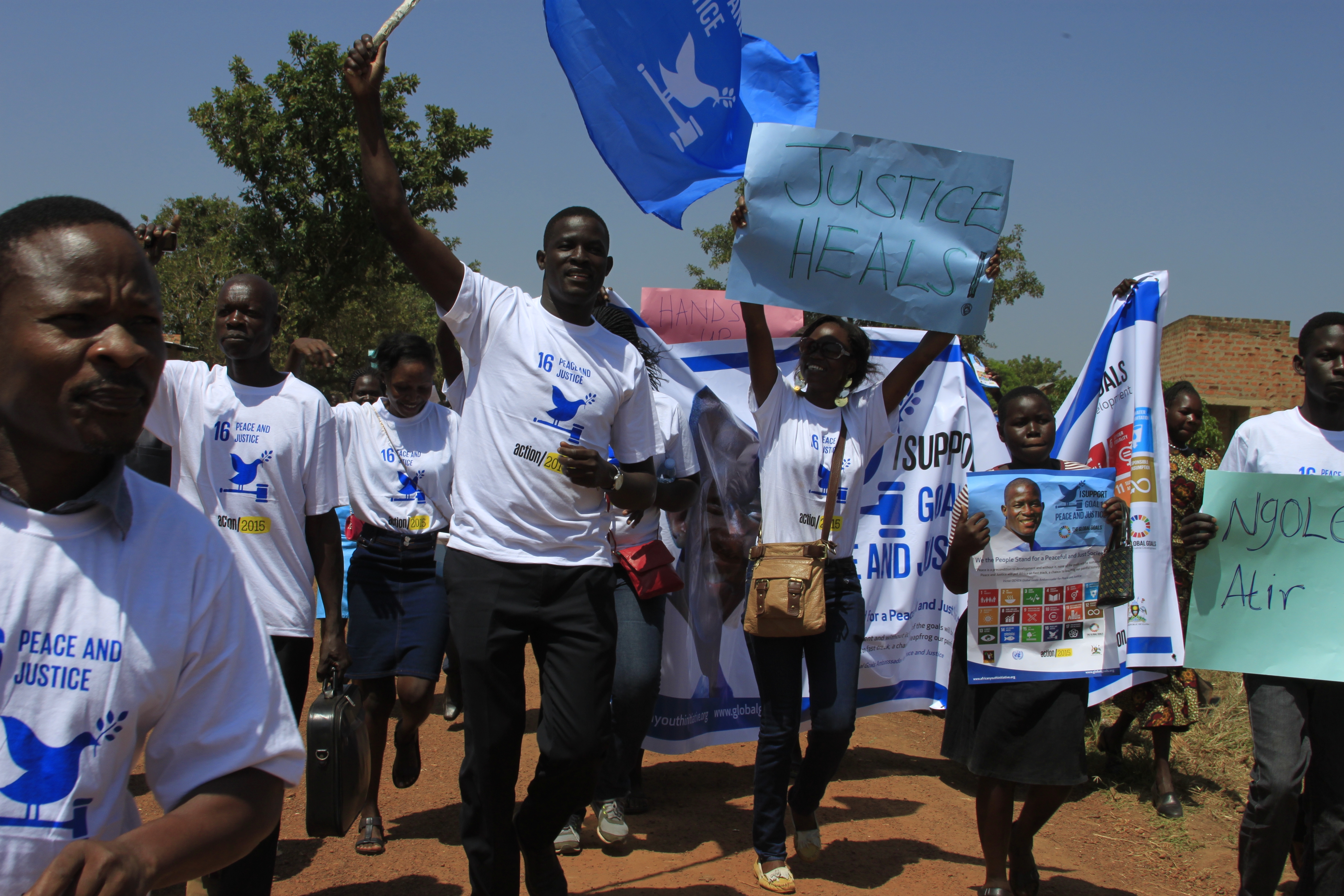 Victor Ochen, Premio a la Fraternidad 2015 concedido por Mundo Negro