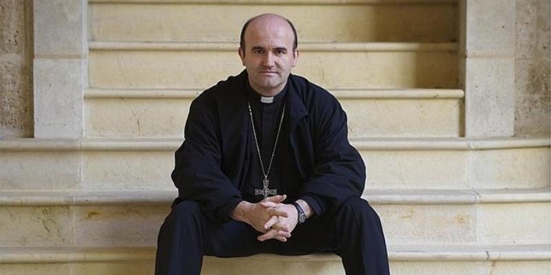 Monseñor José Ignacio Munilla participa en un encuentro con jóvenes en San Isidoro y San Pedro Claver