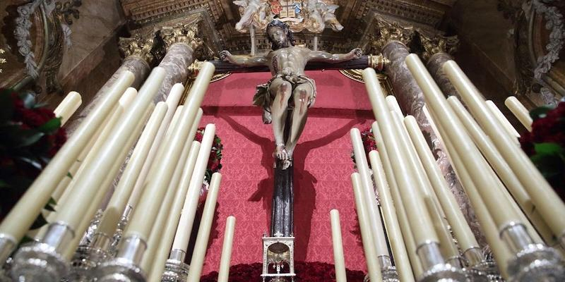 La Hermandad de los Estudiantes honra al Santísimo Cristo de la Fe y del Perdón con una Misa solemne