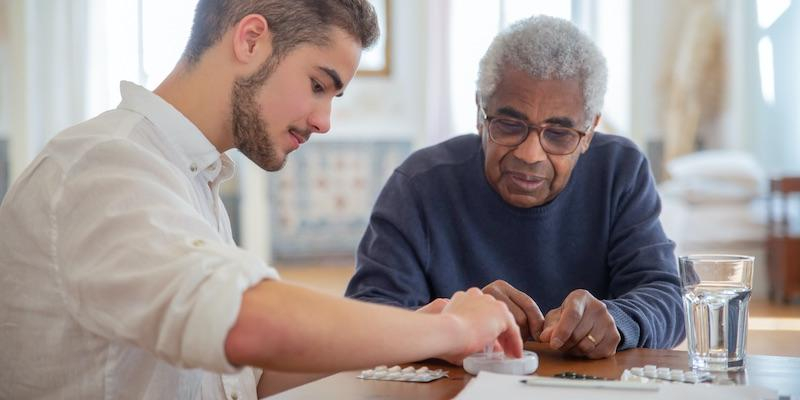 El Centro de Estudios Sociales de Cáritas Diocesana de Madrid ofrece el taller 'Cuídate, cuidador'