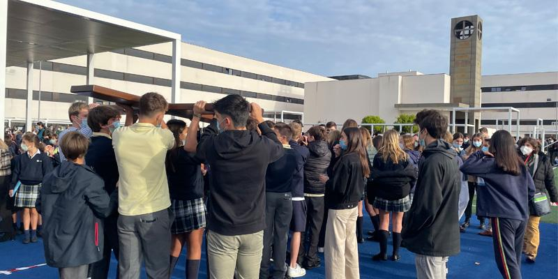 El paso de la cruz de la JMJ por la diócesis ya despierta en los jóvenes el deseo de Lisboa 2023