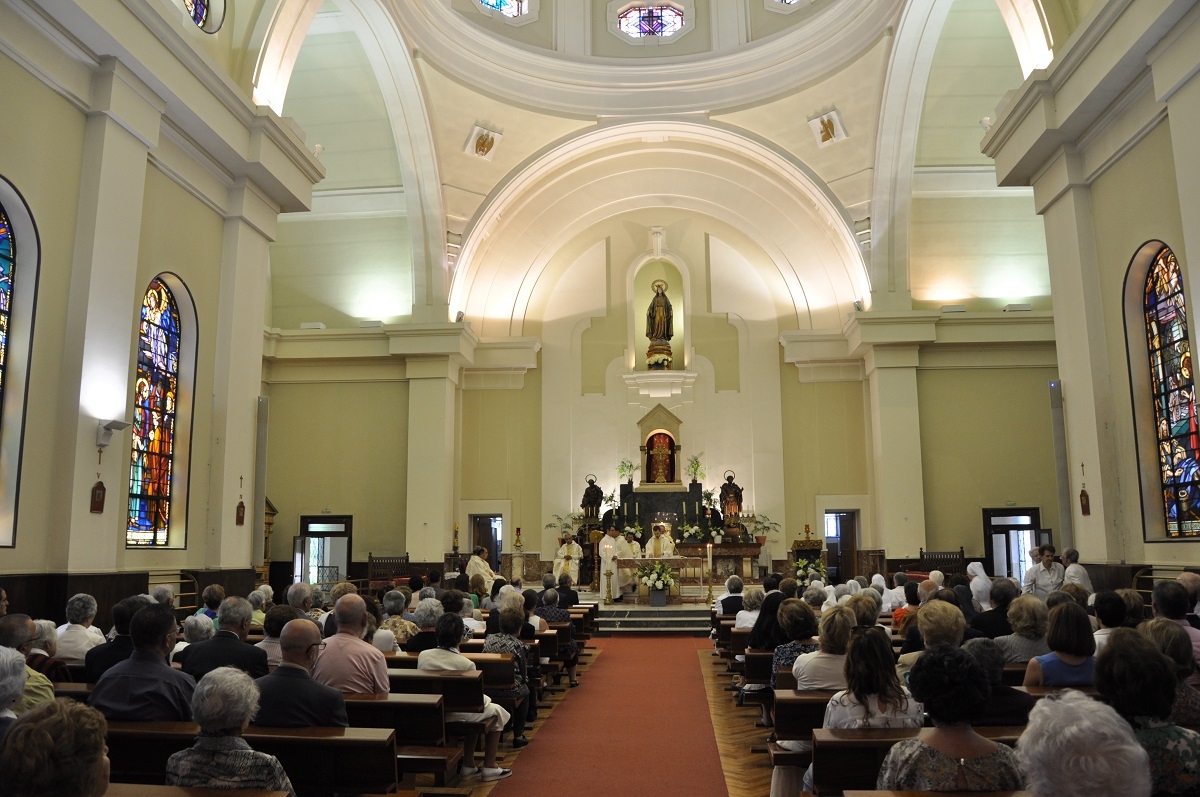El arzobispo, en la Fundación SVSC: «Todas las culturas, lenguas y pueblos están participando de las Hijas de la Caridad»