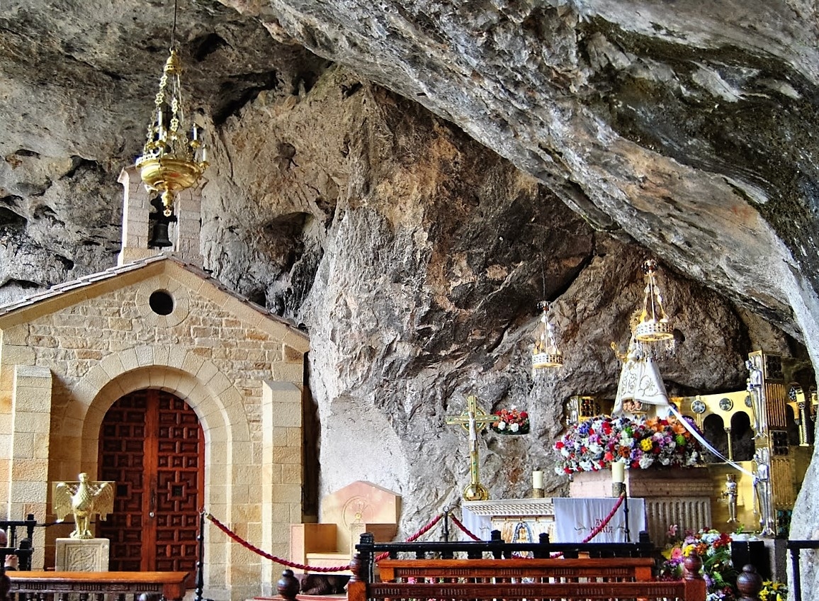 El arzobispo de Madrid acompaña a los futuros seminaristas en Asturias