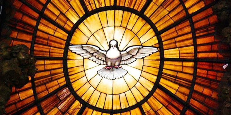 El vicario episcopal de la I imparte el sacramento de la Confirmación en San Pedro Mártir