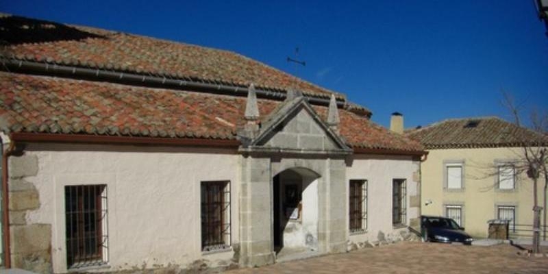 Navarredonda conmemora a san Miguel Arcángel con Misa y procesión