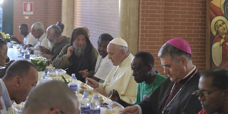 El proyecto CEU de voluntariado en la Misión Esperanza y Caridad de Palermo recibe el premio ICUSTA a la Solidaridad