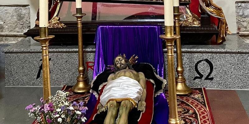Santa María la Antigua de Vicálvaro sale a la calle en el Triduo Pascual con varias imágenes procesionales