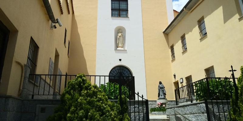 El cardenal Osoro celebra una Misa en las carmelitas de San Lorenzo de El Escorial en honor al Sagrado Corazón