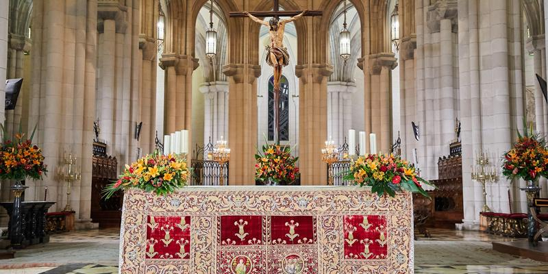 El cardenal José Cobo preside las principales celebraciones de la Semana Santa en la catedral de la Almudena