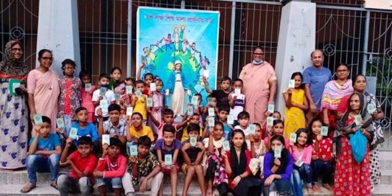 ACN invita a participar en la iniciativa de oración 'Un millón de niños rezando el rosario'