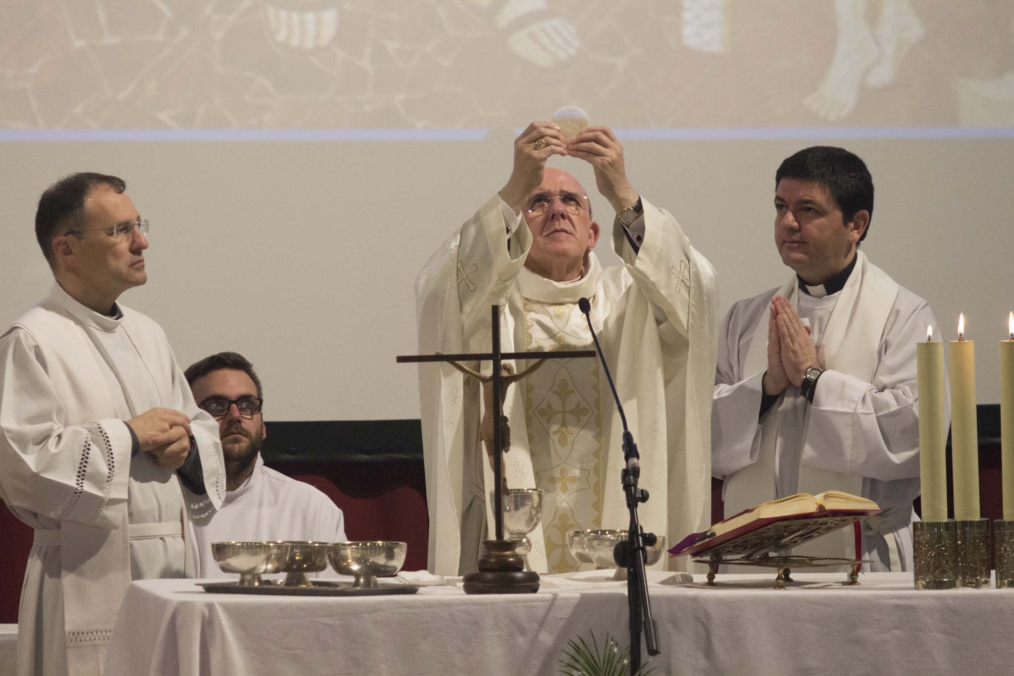 Monseñor Osoro llama a los participantes en EncuentroMadrid «a llevar el sabor y la luz de Cristo, que el mundo necesita»