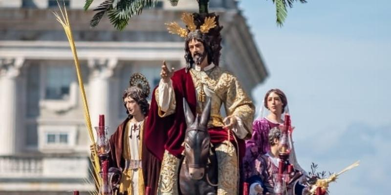 La Hermandad de la Borriquita recorre las calles del centro de Madrid el Domingo de Ramos en su salida procesional