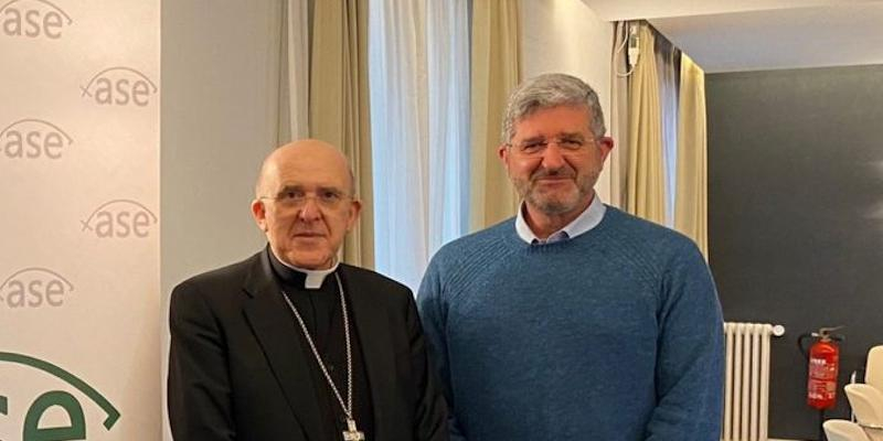 El cardenal Osoro almuerza con los socios de Acción Social Empresarial