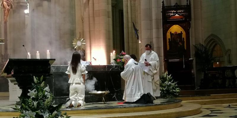 El cardenal Osoro preside en la catedral la vigilia de oración con jóvenes del primer viernes de marzo