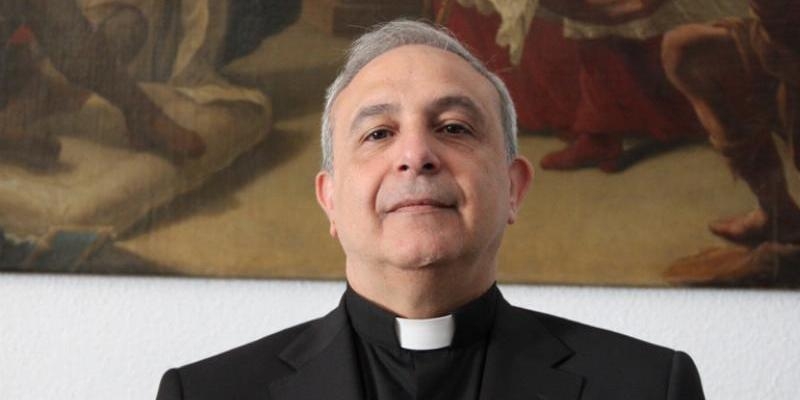 Alfonso Lozano habla de 'La Sagrada Escritura fuente de la DSI' en la Escuela de Formación Social de la Vicaría V