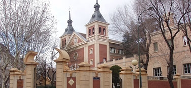 Almuerzo solidario en la parroquia Nuestra Señora de Atocha con motivo de sus bodas de oro