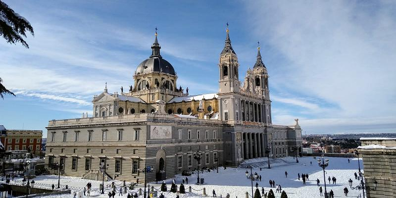 El cardenal Osoro celebra en la catedral los bautizos pospuestos por Filomena