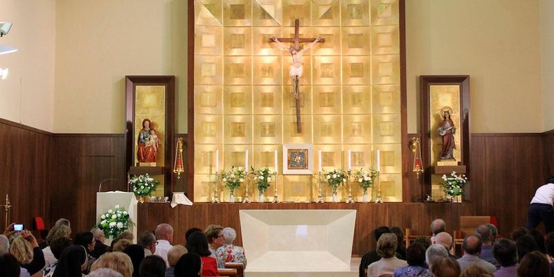 Adultos de Santa Matilde reciben la Confirmación de manos de monseñor Juan Antonio Martínez Camino
