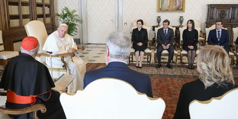 Francisco pide a los dirigentes políticos de Madrid «unidad, que no es lo mismo que uniformidad», y atender a los más vulnerables