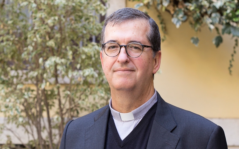 El cardenal asiste a la ordenación episcopal de monseñor Santiago de Wit en la catedral de Valencia
