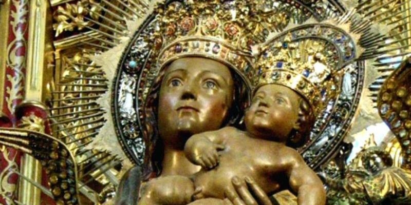 Monseñor José Cobo preside en la catedral la Misa de la fiesta capitular de la Corte de Honor