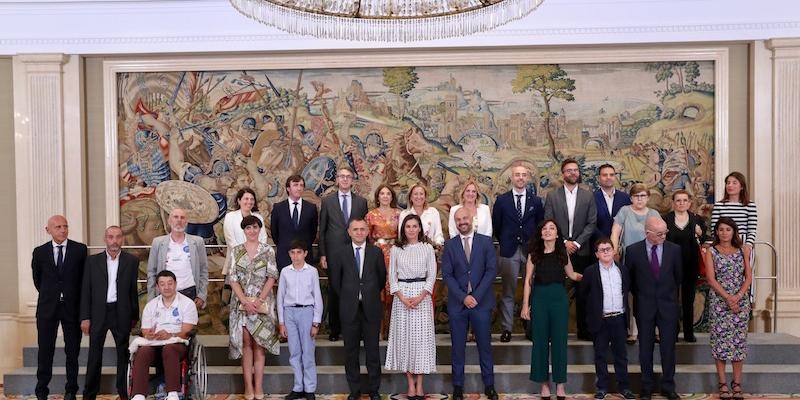 La Reina Letizia recibe a los premiados 'Buenos días Javi y Mar, por un mundo mejor' de CADENA 100