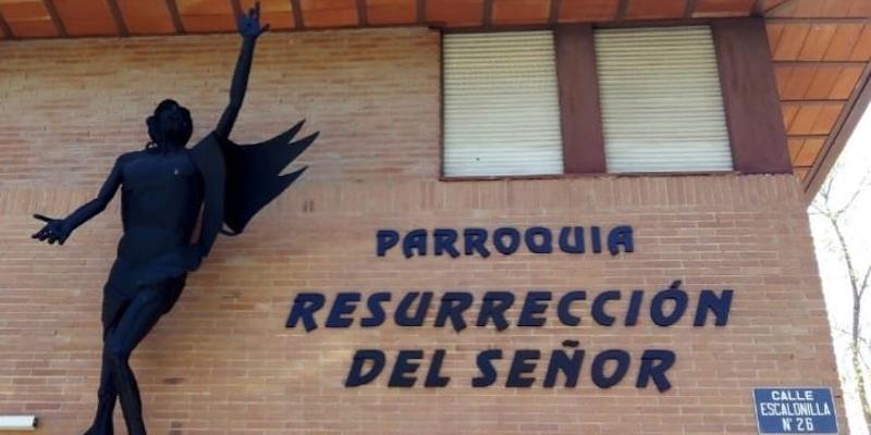 Gabriel Benedicto Casanova administra el sacramento de la Confirmación en Resurrección del Señor