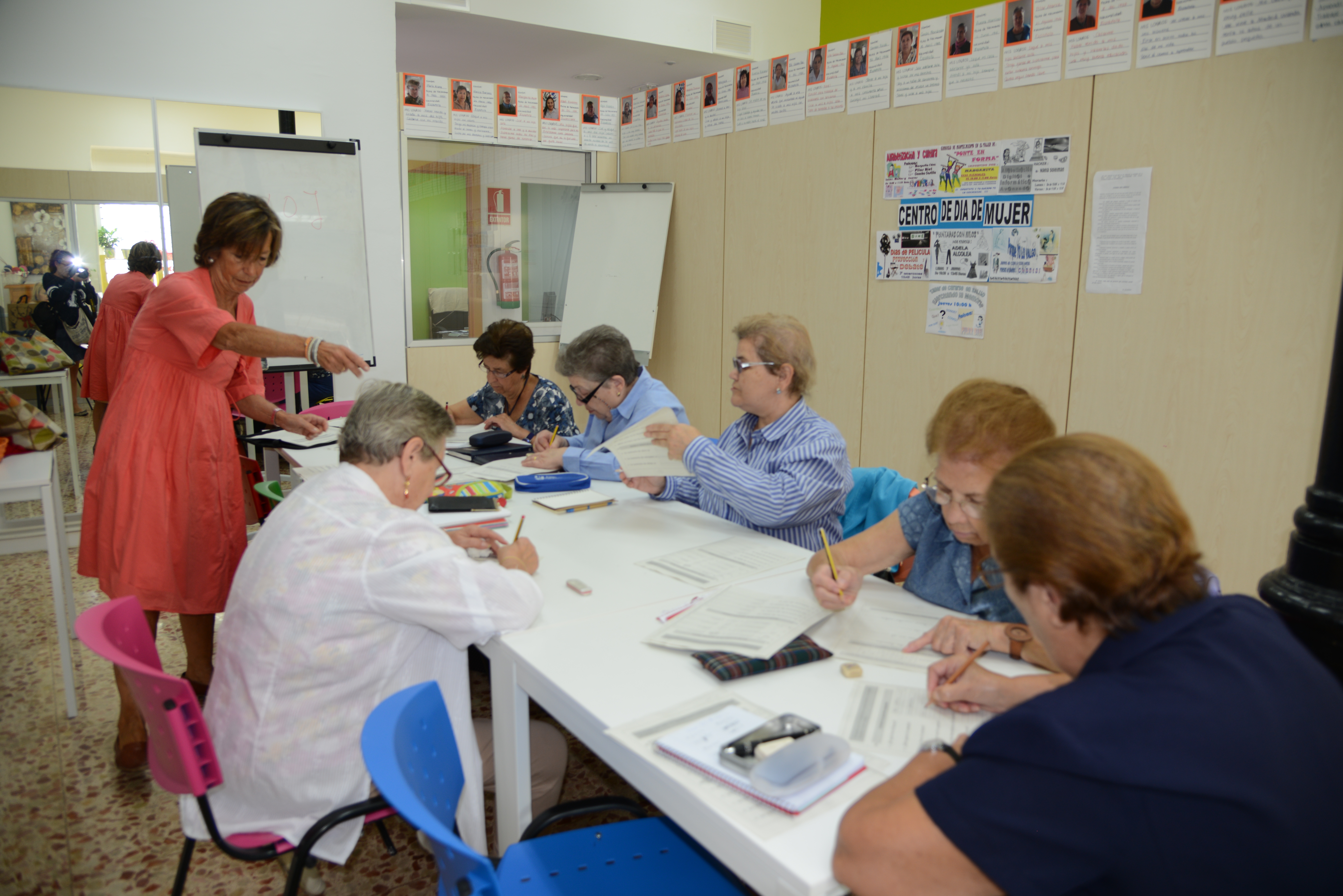 El centro de atención a la mujer Alonso Cano organiza un encuentro de Navidad
