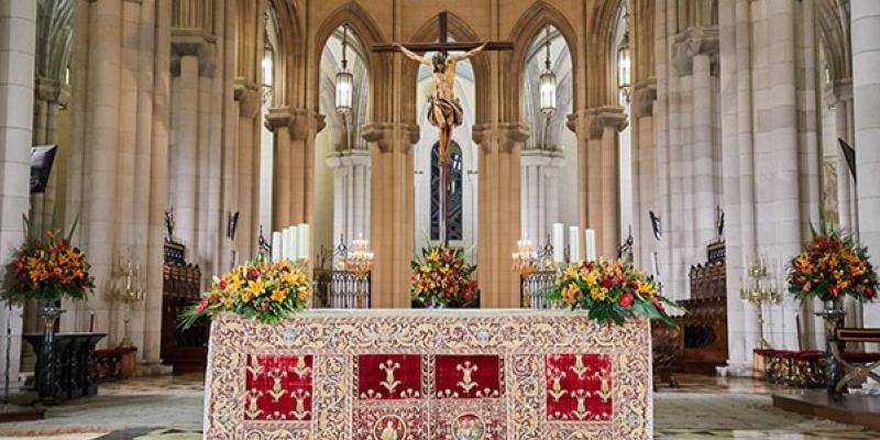 Sábado Santo: la Iglesia permanece en silencio junto al sepulcro del Señor «meditando su Pasión y Muerte»