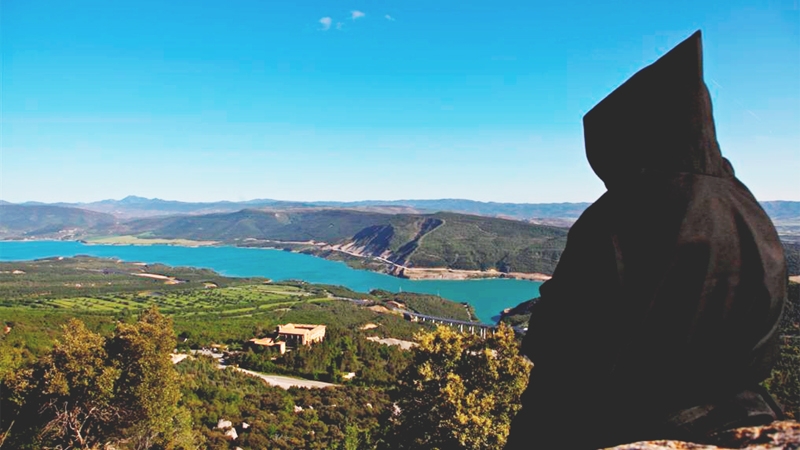 Los monjes benedictinos organizan un retiro para jóvenes