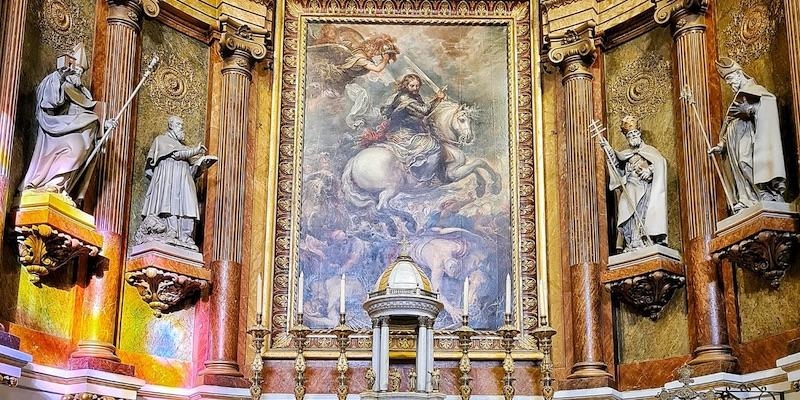 La iglesia parroquial de Santiago y San Juan Bautista y la Cofradía de Santiago Apóstol celebran la fiesta de su titular con una misa y una procesión por el centro de Madrid