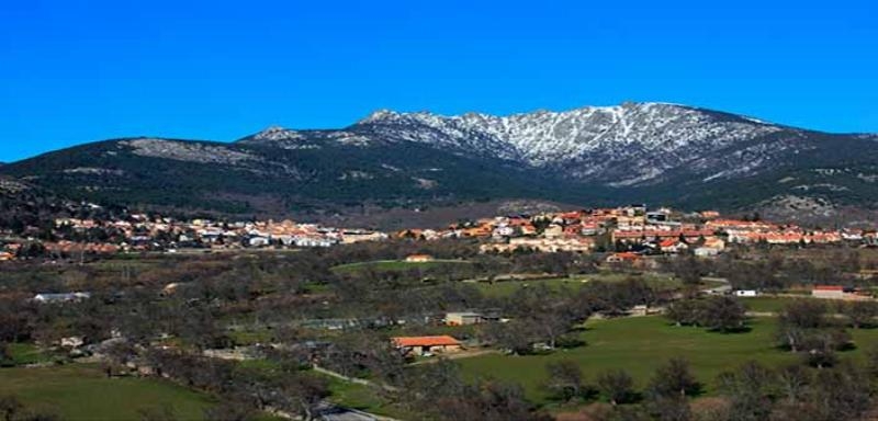 Las familias del centro residencial Sínodo 2005 de Cáritas Madrid disfrutan de un día en familia en Cercedilla