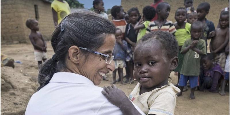 La 2 de TVE emite la Misa desde el Real Colegio Escuelas Pías de San Fernando en el día de la Infancia Misionera
