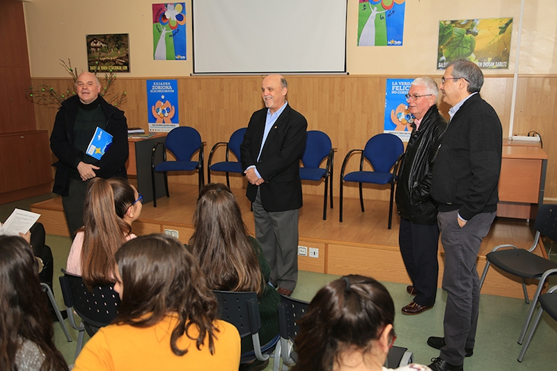 El hermano Robert Schieler, superior de La Salle, conoce las obras y comunidades de La Salle Sector Bilbao