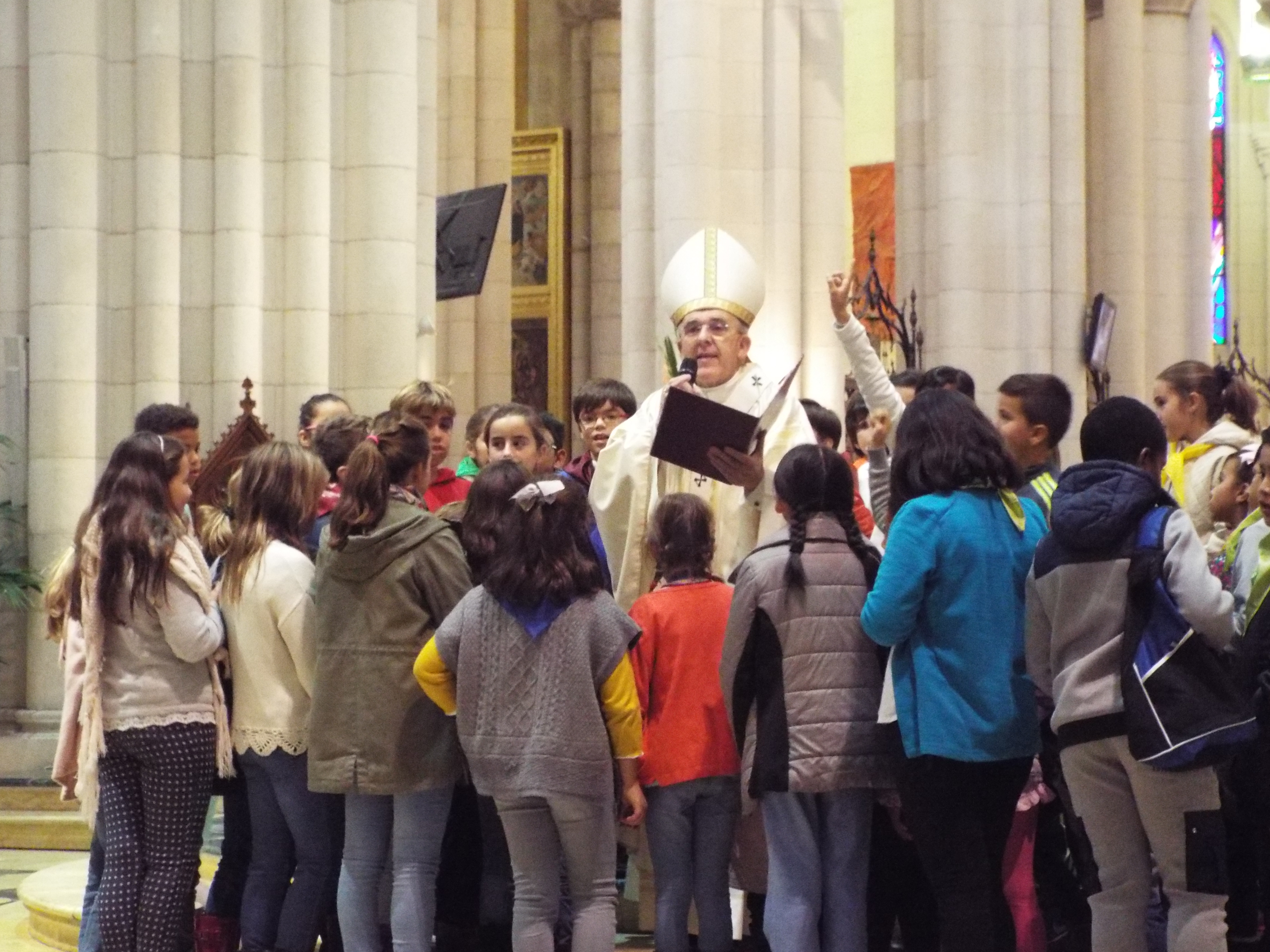 Monseñor Osoro invita a más de 800 niños a cambiar Madrid con él