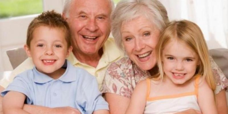 Foro de la Familia: «Cada vez hay más personas mayores, pero se les escucha y respeta menos»