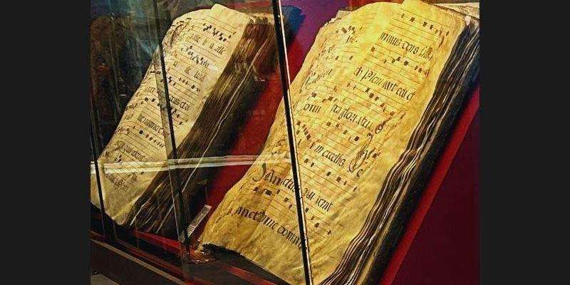 La basílica de Colmenar Viejo reinaugura su Museo de Arte Sacro, con nuevos paneles y la propuesta de un recorrido catequético