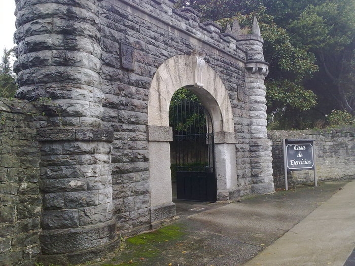 El padre Germán Arana, SJ, dirige un mes de ejercicios espirituales para sacerdotes