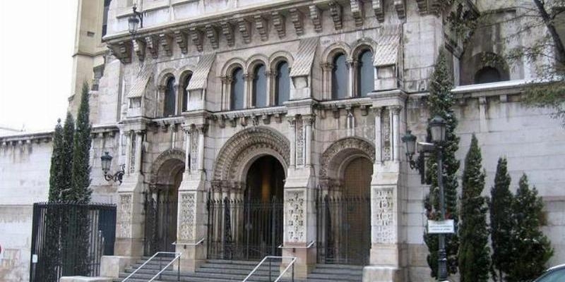 La cripta de la catedral acoge una Misa en el aniversario de la Amistad Hispano-Filipina