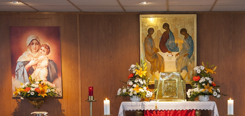 El cardenal Osoro preside una Eucaristía con sacramento de la Confirmación en San Benito Menni de Carabanchel