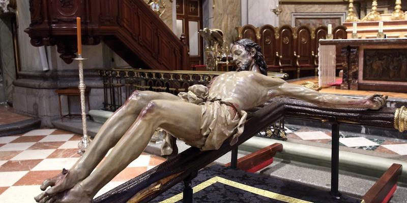 La basílica de San Miguel acoge el triduo de la Hermandad de los Estudiantes en honor al Cristo de la Fe y del Perdón
