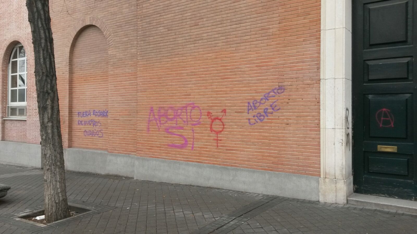 El Arzobispado manifiesta su repulsa por la aparición de pintadas a favor del aborto y contra la fe católica en la iglesia del Espíritu Santo