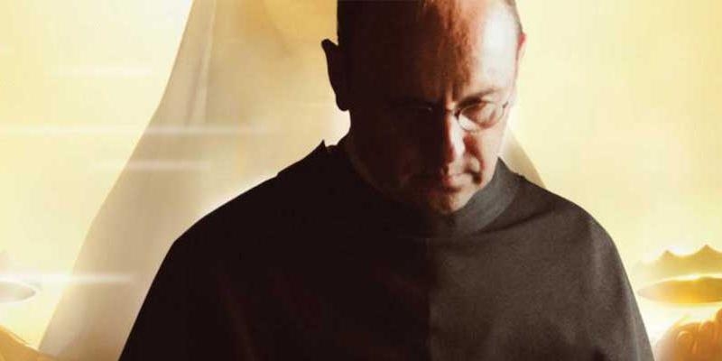 El salón de actos de la Facultad de Ciencias Económicas y Empresariales acoge el preestreno de 'Dos Coronas'