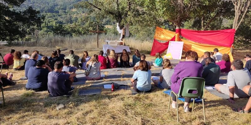 Más de un centenar de menores, jóvenes y adultos participan en el campamento de verano de Natividad de Nuestra Señora