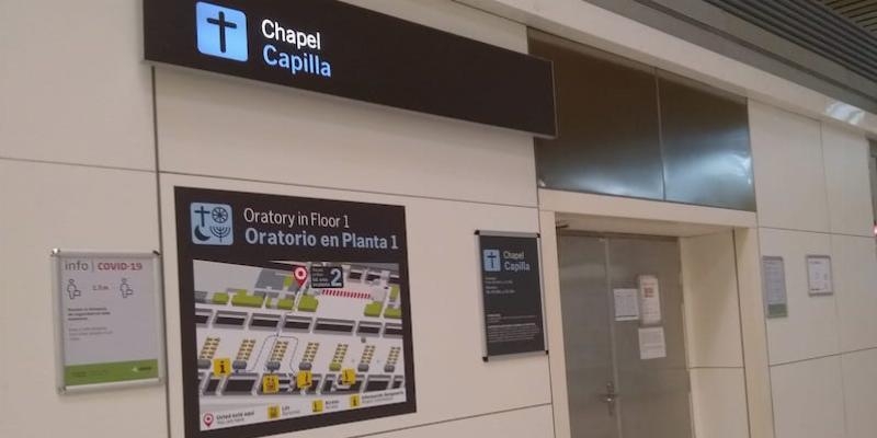 El padre Urbano y sus Eucaristías en un aeropuerto que va recuperando la actividad