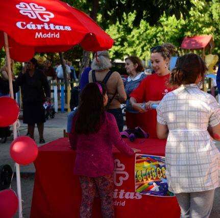 La plaza de Oporto acoge un acto público con motivo de la Campaña de Cáritas contra el Paro