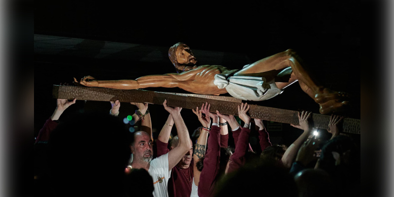Procesión extraordinaria de la Hermandad del Cristo del Camino y María Madre de las Delicias, con motivo del 25 aniversario de su fundación: «Nuestra actividad más importante es la caridad en el barrio»