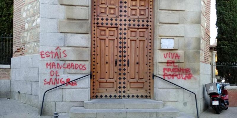 El Arzobispado manifiesta su dolor y repulsa por las pintadas en San Miguel Arcángel de Fuencarral