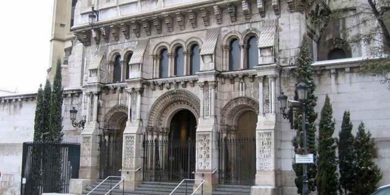 La cripta de la catedral acoge una Misa funeral por la madre de Jacinto Muñoz